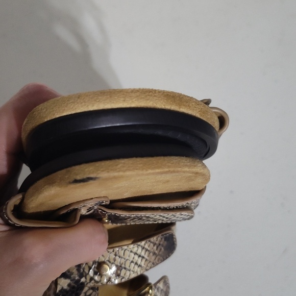 Vionic Sandal, Snake Print, Size 7 - Picture 5 of 12